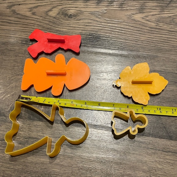 Vintage Hallmark Holiday Cookie Cutters Mixed Lot - Picture 4 of 5